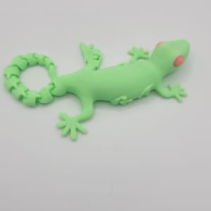 Glow In The Dark Lizard With Articulated Tail: 3D Printed (7 1/2" Long Nose To Tail)