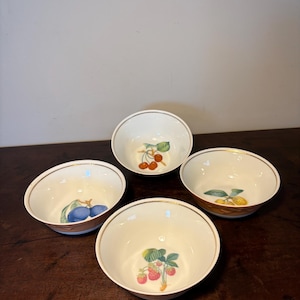 4Pc Mottahedeh Summer Fruit Bowls Portugal Porcelain Dessert Ice Cream Bowls Strawberry Cherries Apricot Plums 5.5” Wide 2.25” Tall