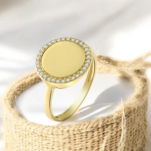 Anillo grabable de oro de 14 k, joyería personalizable para ella, anillo delicado apilable con letra, regalo perfecto para cumpleaños, aniversario, Navidad