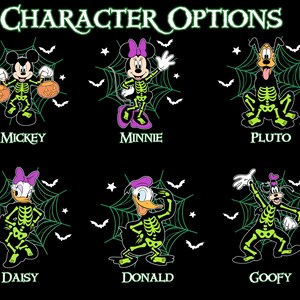 K&ouml;nnte beinhalten: Schwarze Grafik mit den Disney-Charakteren Mickey, Minnie, Pluto, Daisy, Donald und Goofy, die jeweils als Skelette dargestellt sind. Der Text "CHARACTER OPTIONS" steht oben. Jeder Charakter ist von einem Spinnennetz und Flederm&auml;usen umgeben.