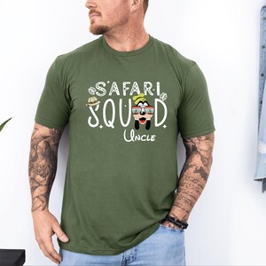 K&ouml;nnte beinhalten: Ein Set aus drei Keramikbechern mit gesprenkelter, matter Oberfl&auml;che. Die Becher sind in Creme-, Hellgrau- und Dunkelgraut&ouml;nen gehalten. Jeder Becher hat ein schlichtes, minimalistisches Design.