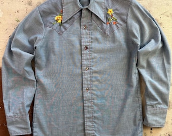 Camisa vintage Montgomery Ward de cambray occidental bordada a mano, años 70, talla mediana