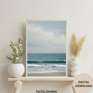 Arte de pared imprimible del paisaje marino sereno, decoración del paisaje de la playa tranquila, paisaje de agua pacífica, imagen digital de tonos apagados, arte tropical tranquilo