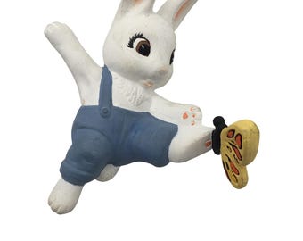 Macetero de pared de cerámica vintage con forma de conejito, mono azul y mariposa para guardería.