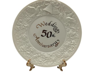 Plato decorativo Russ Berrie para el 50.º aniversario de bodas, con relieve floral dorado, 20 cm (8 pulgadas)