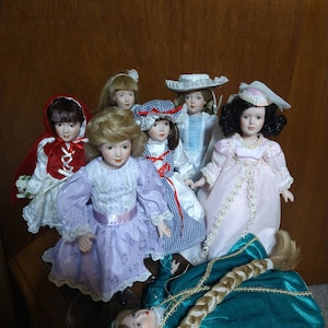 7 Vintage Danbury Mint Storybook Dolls