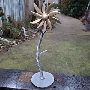 Metal flowers gold