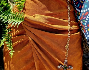 Barocke Gürtelkette: Goldenes Gürtelketten-Accessoire im Goth-Stil