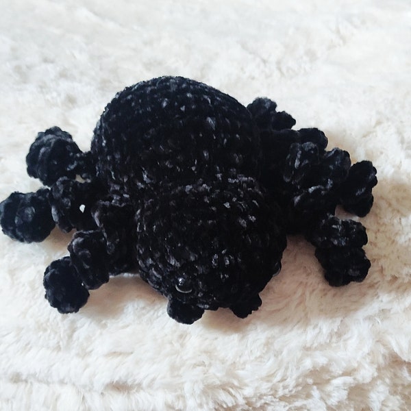 Peluche araignée au crochet