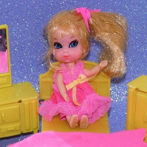 Vintage 1970 Mattel Liddle Kiddle Playhouse GOOD NIGHT Kiddle Doll + Bedroom Set