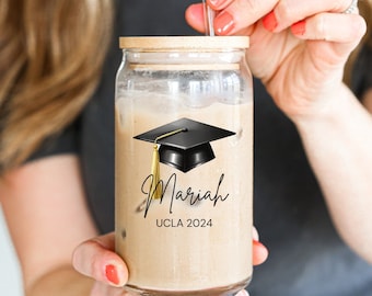 Personalisierter Abschlussbecher, Abschlussgeschenk, Abschlussglasdose, College-Abschluss-Geschenk, Klasse von 2024 College, Masters Degree Geschenk