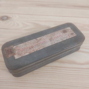Alte Metallbox