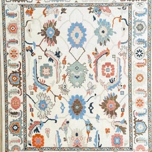 Elfenbeinfarbener Oushak-Teppich | Handgeknüpfter großer Palmettenteppich aus türkischer Wolle