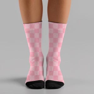 Calcetines de cuadros rosas: estilo retro de guinga