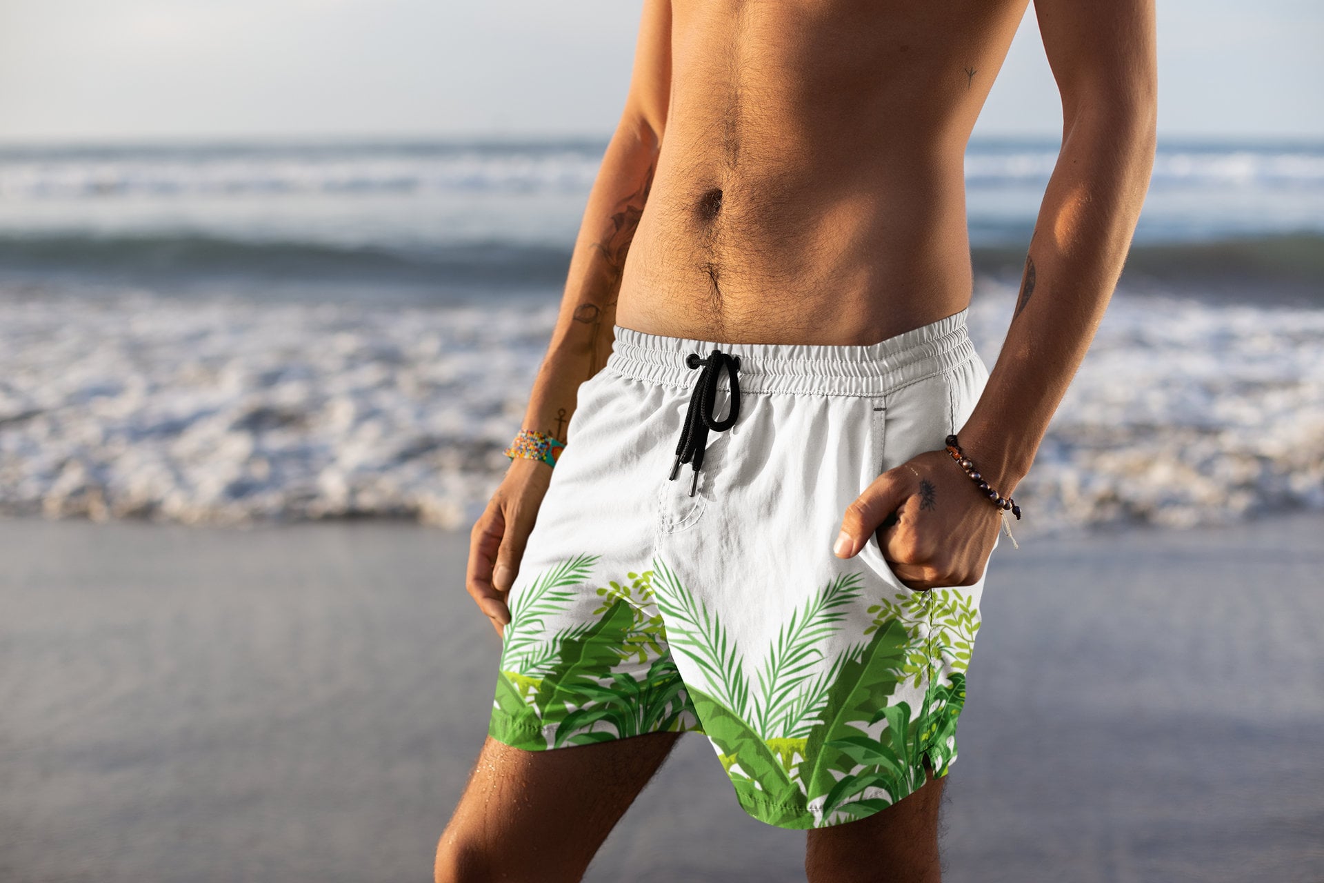 Surfeur Avec Une Barbe Et Un Short De Bain Sur La Plage Tropicale Heureux Homme Planche Surf Debout Baie Sable 22677589