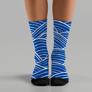 Waves Design Cushioned Crew Socks