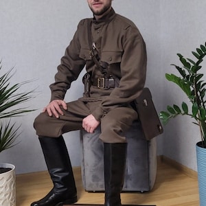 Uniforme do Exército Vermelho da 2ª Guerra Mundial com acessórios da URSS