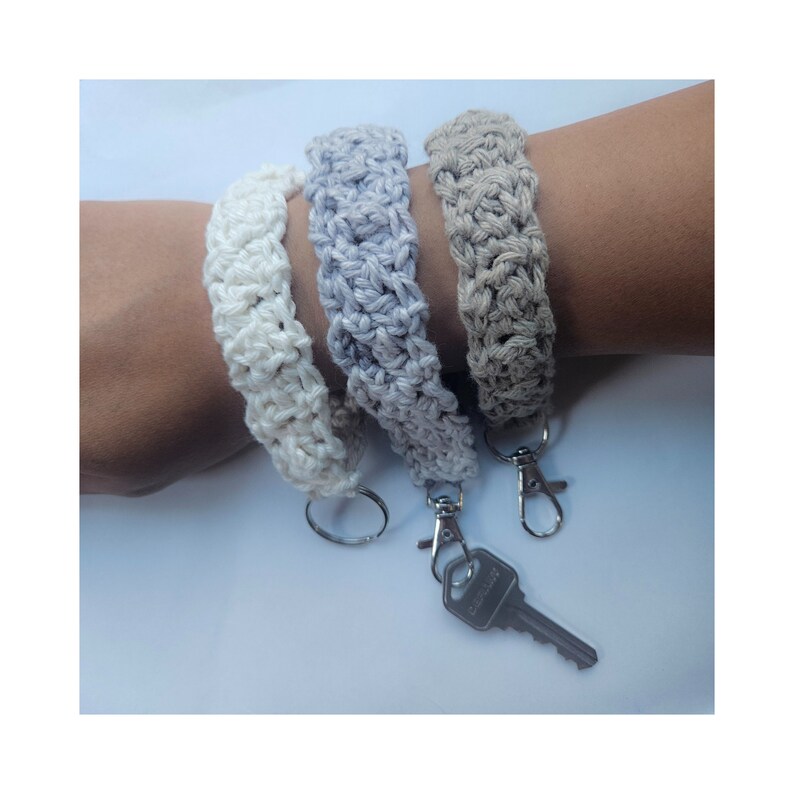 Crochet Wristlet/ Handmade Wristlet Clip/keychain Accessories