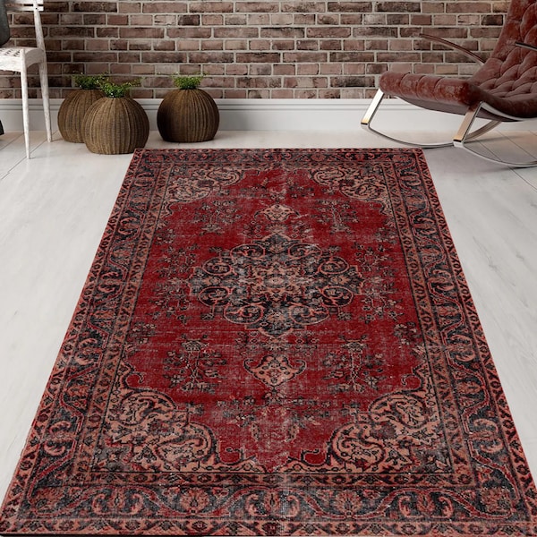 Red Rug, Turkish Red Rug, Red Kilim, Distressed Rug, Traditional Rug, Living Room Rug, Area Rug, Decorative Rug, Housewarming Gift