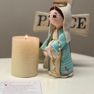 Handmade Virgencita doll - Amigurumi- micro coché figure