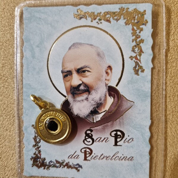 relic relic of Padre Pio medallion medgalione ex indumentis