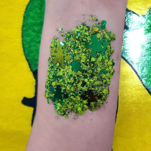 Leprechaun Gold hair and body glitter gel st Patrick day themed green and gold with clover, leprechaun and gold in size 3 and 5 grams