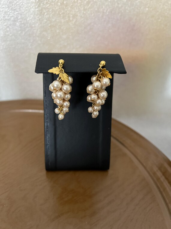 Dangling Grape Custer Earrings - image 4