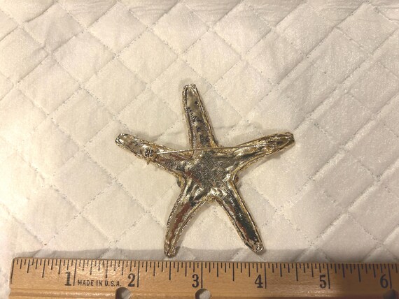 Unsigned Rhinestone Starfish Pin - image 2