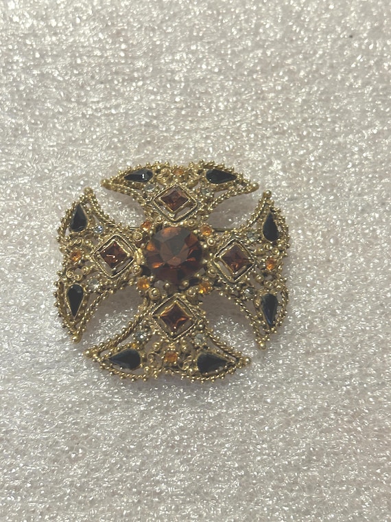 Lovely Maltese Cross Brooch