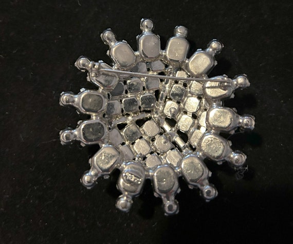 Beautiful Weiss Rhinestone brooch - image 3