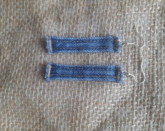 Aretes de jeans reutilizados