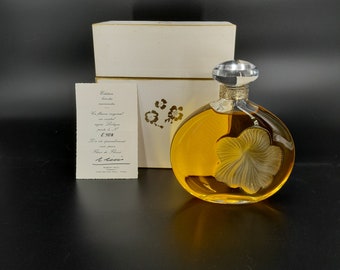 L'Air du Temps by NINA RICCI (1948) ラリックボトルの最初の