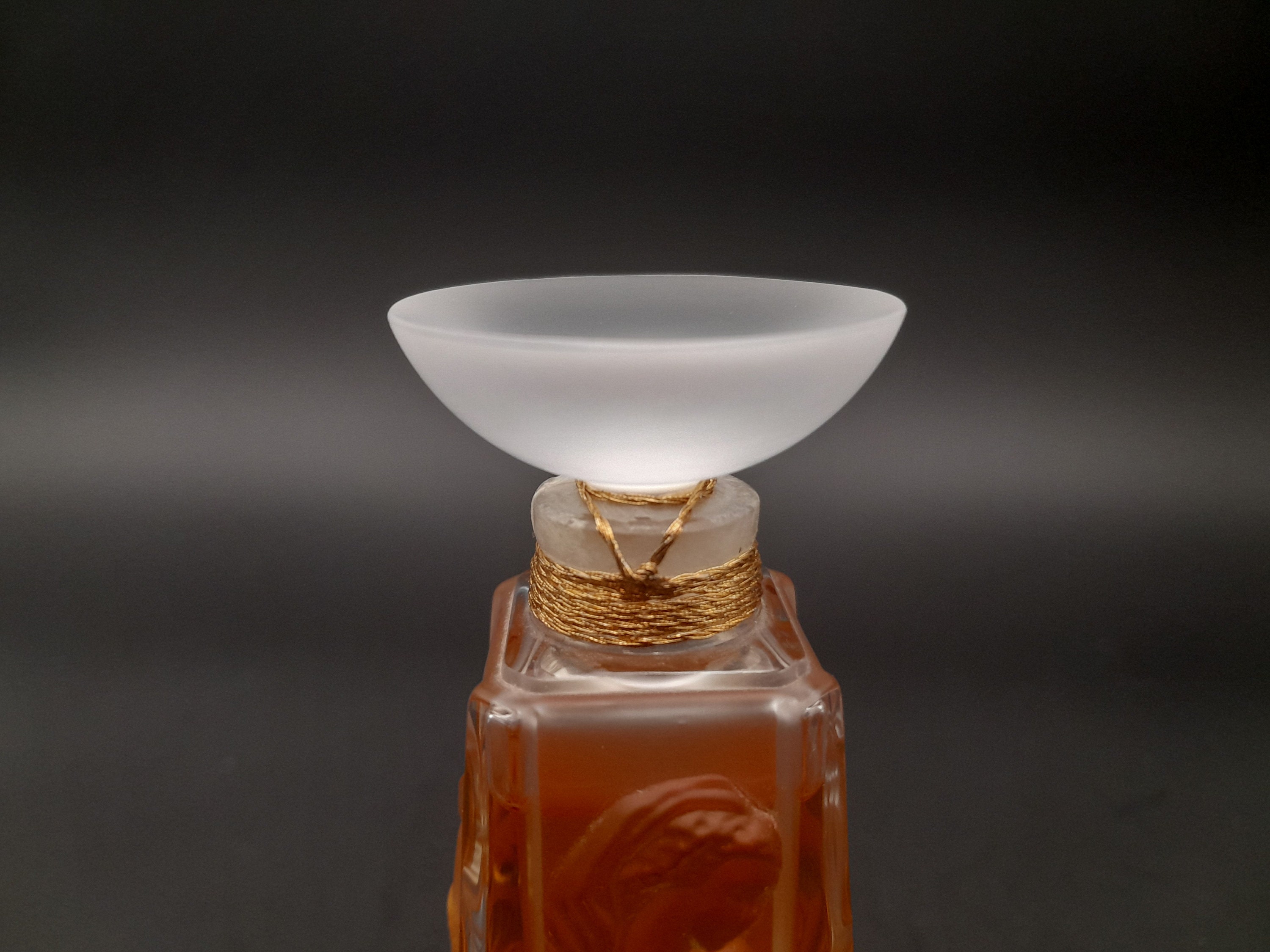 希少　ラリック　1994　60ml　LALIQUE　Les Muses　巫女 希少 ラリック 1994 60ml LALIQUE Les Muses 巫女 B21122-Lalique
