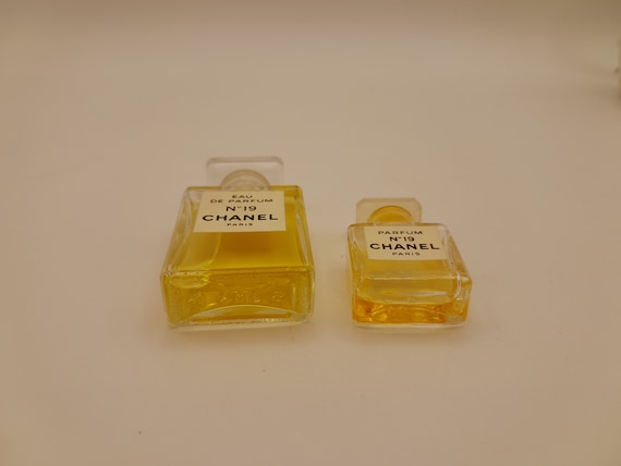 Chanel No 19 (1986) - 100ml Eau De Parfum - Splash - Vintage 1980s