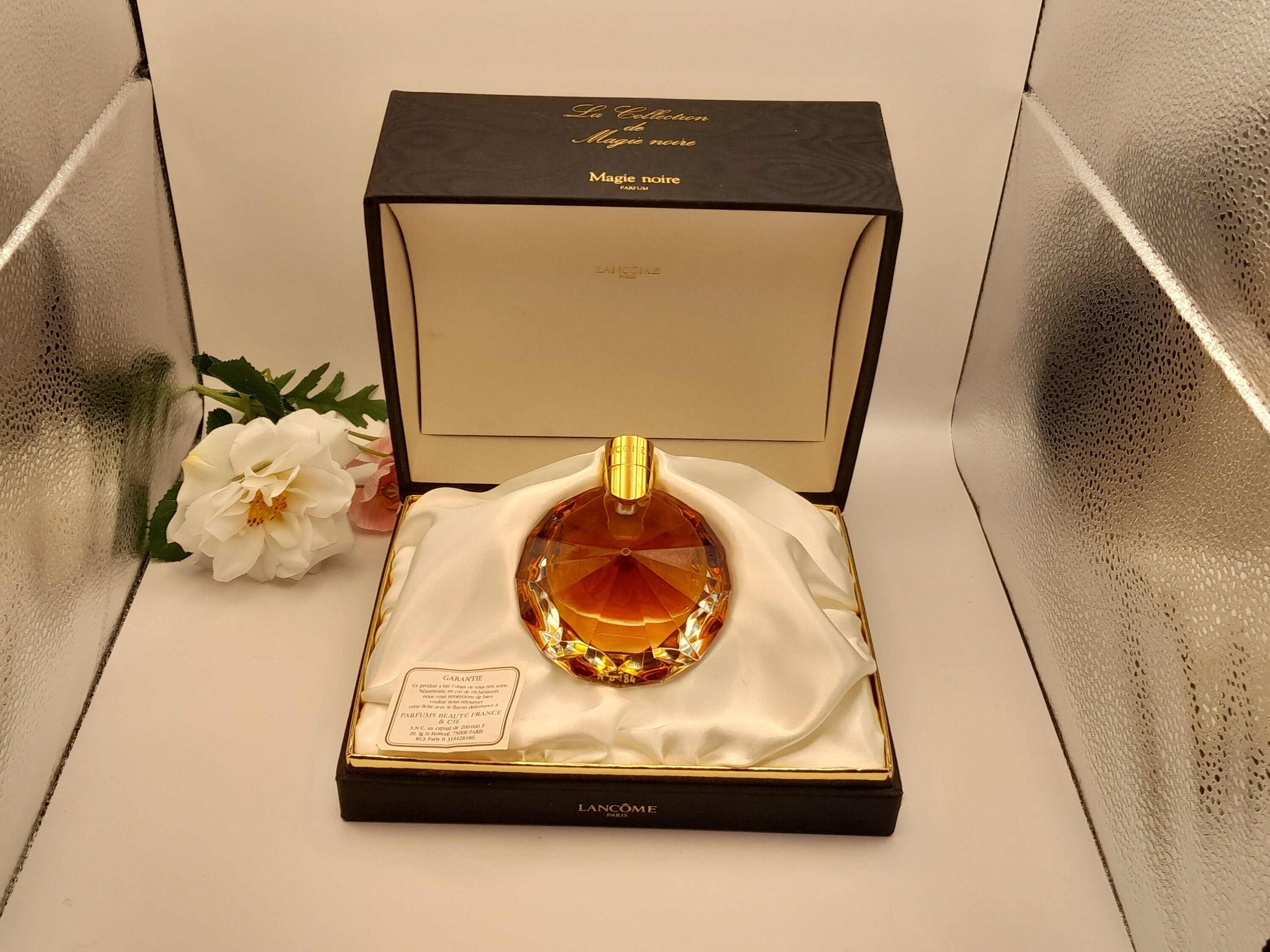 Lancome perfume diamond bottle hot sale