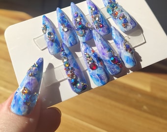 Faux Ongles Press on Bleu aquarelle et strass