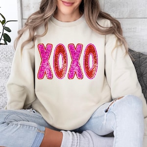 Faux Sequin XOXO Valentine&#39;s Day Shirt: Fun Love Tee