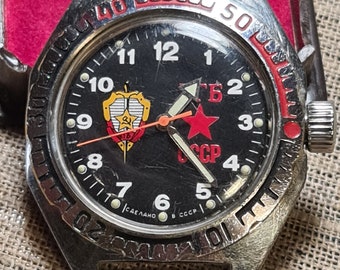 Raro reloj antiguo fabricado por encargo del Ministerio de Guerra de la URSS rusa. KGB anfibio de Vostok.