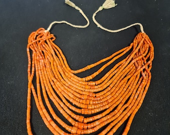 Antique coral beads, necklace 19th century. women&#39;s vintage jewelry.
