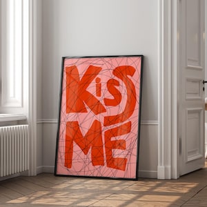 Küsse mich druckbare Kunst | Romantisches handgeschriebenes Poster | Niedliche Valentinstag Print | Romantische Wandkunst Kiss Me | Paare Poster Küssend