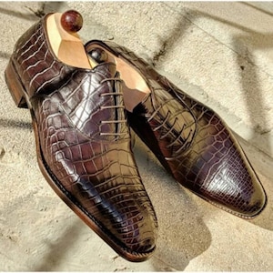 Men’s Dress Shoes Brown Alligator Textured Oxford Shoes.
