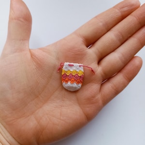 Miniatur Tasche 1:12, klitzekleines gehäkeltes Täschchen