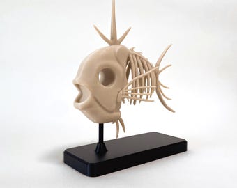 Pokémon-Figur – Karpador-Skelett im 3D-Druck – Personalisiertes Geschenk für Schlafzimmer, Büro oder Geek-Fans