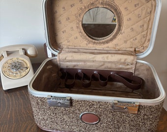 Vintage Amelia Earhart travel travel make up case