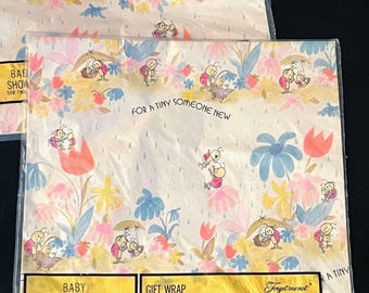 Vintage cadeaupapier babyshower NOS 2 pakken inpakpapier jaren 60-70