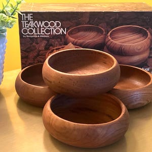 Vintage 1970s Wood Serving Bowls Set of 4 Benjamin & Medwin new old stock