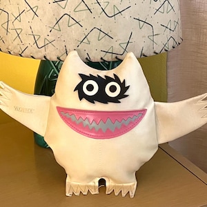 A) Park La Fun ナウガモンスター ぬいぐるみ Naugahyde Monster - Etsy