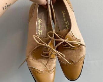 Scarpe Oxford vintage della boutique Salvatore Ferragamo