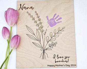 Mothers Day DIY Sign | Wood Handprint Bouquet | DIY Handprint Sign | Personalized Handprint Sign | Mother's Day Gift | Mother's Day Sign