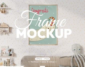 Mockup moderne kinderkamer: verticale psd-sjabloon kinderkamerkunst (JPG, PSD)